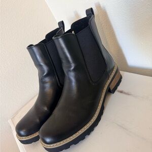 Universal Thread Black Chelsea Ankle Boots with Lug Sole